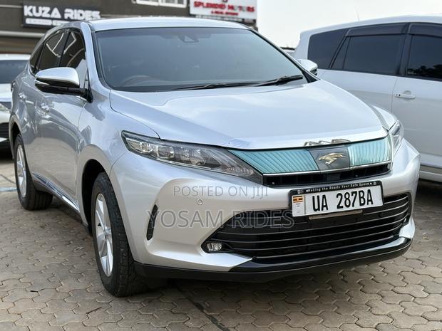 Toyota Harrier 2.0 2017 Silver