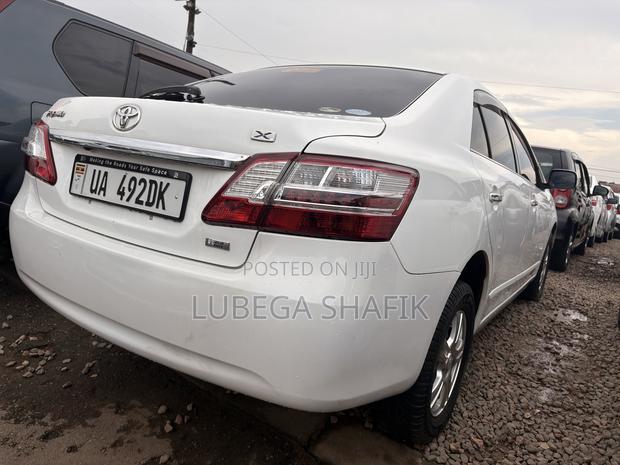 Toyota Premio 2011 White