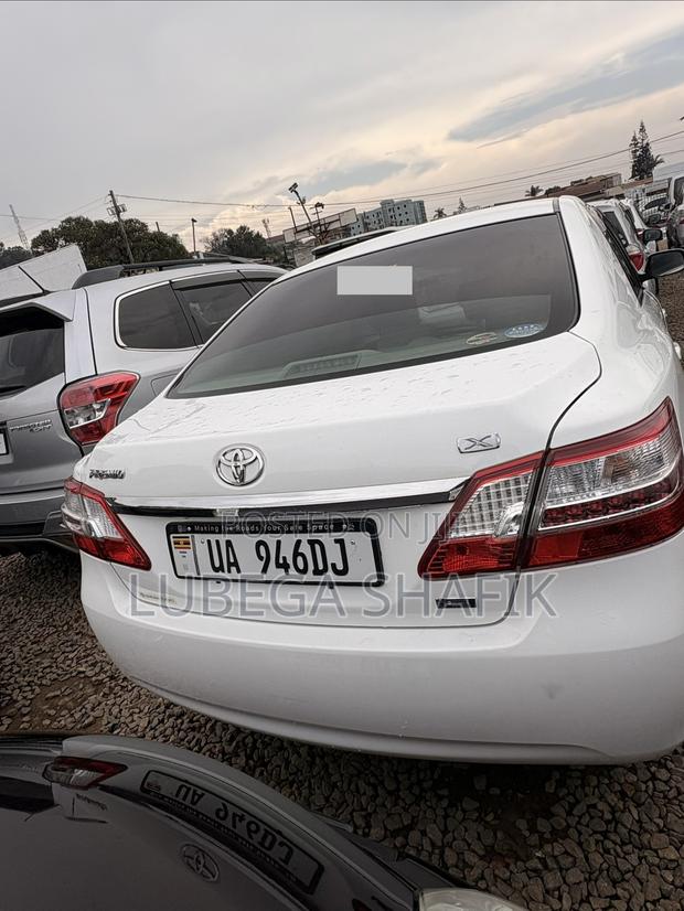Toyota Premio 2011