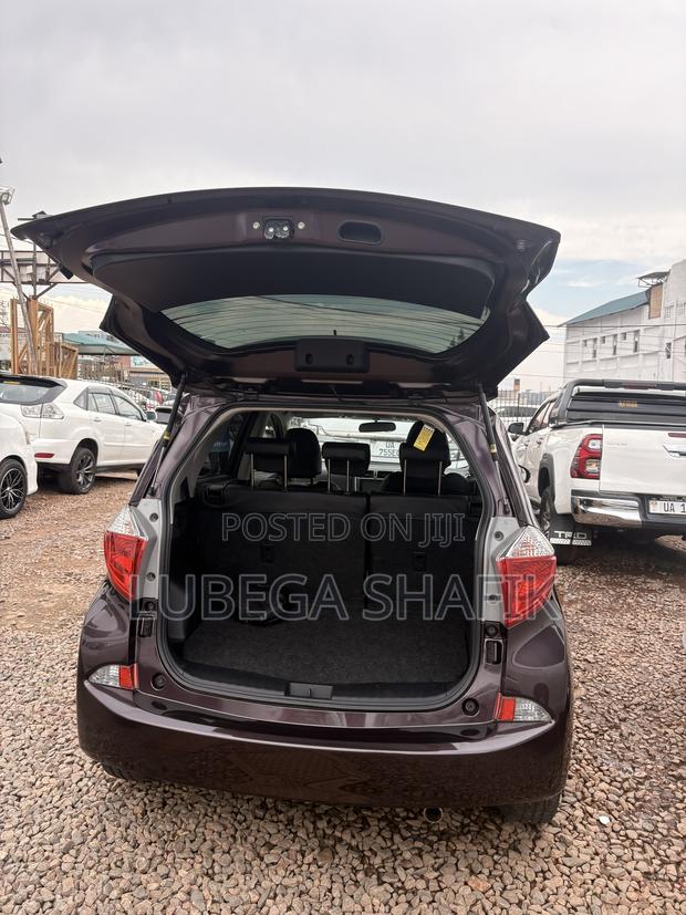 Toyota Ractis 2012 Maroon