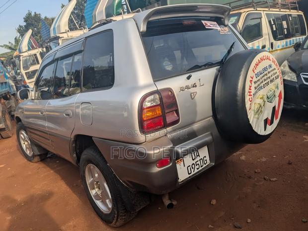 Toyota RAV4 2002 Silver