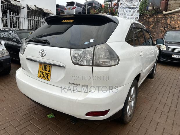 Toyota Harrier 2.4 2009 White