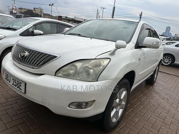 Toyota Harrier 2.4 2009 White
