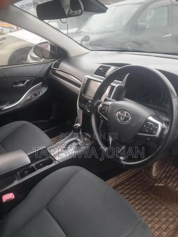 Toyota Premio 2017 Silver