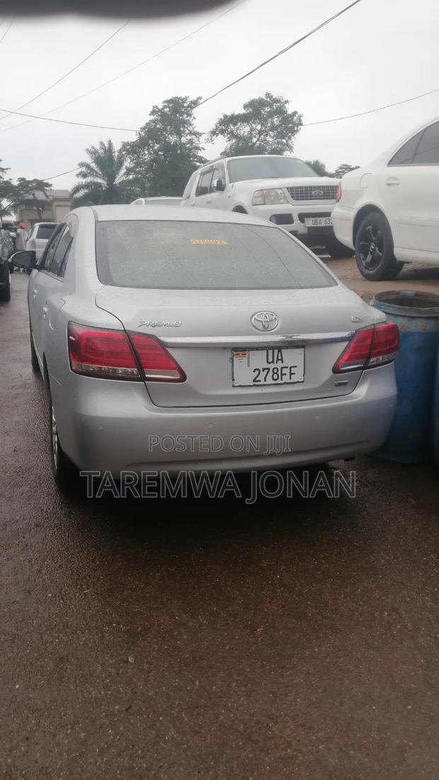 Toyota Premio 2017 Silver