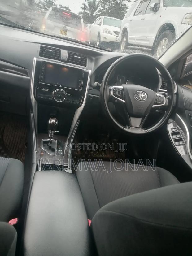 Toyota Premio 2017 Silver