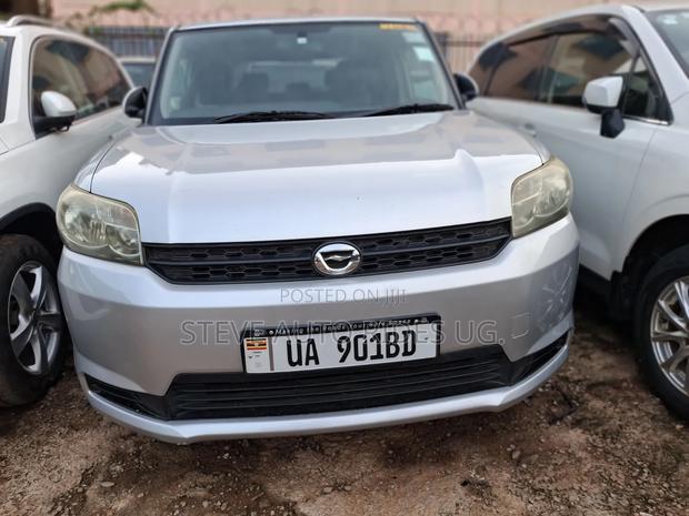 Toyota Corolla Rumion 2011 Silver