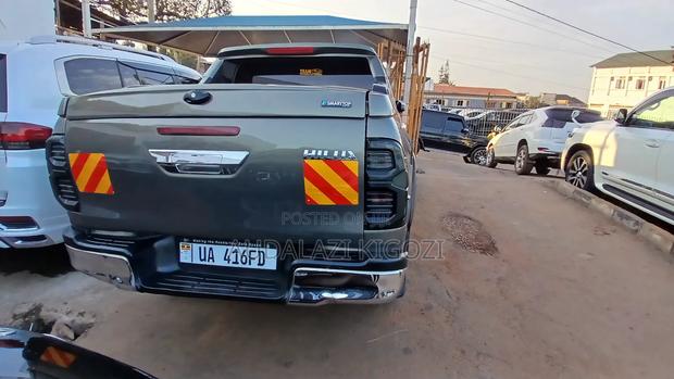 Toyota Hilux 2018 Gray