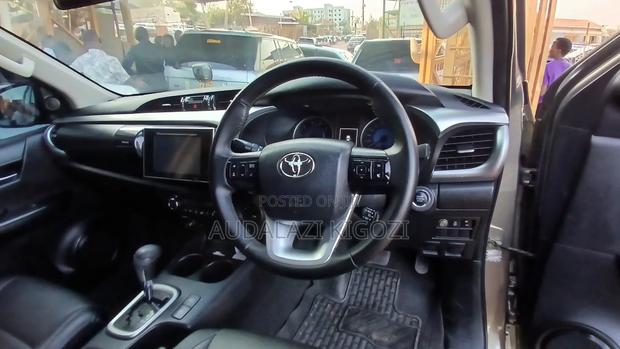 Toyota Hilux 2018 Gray