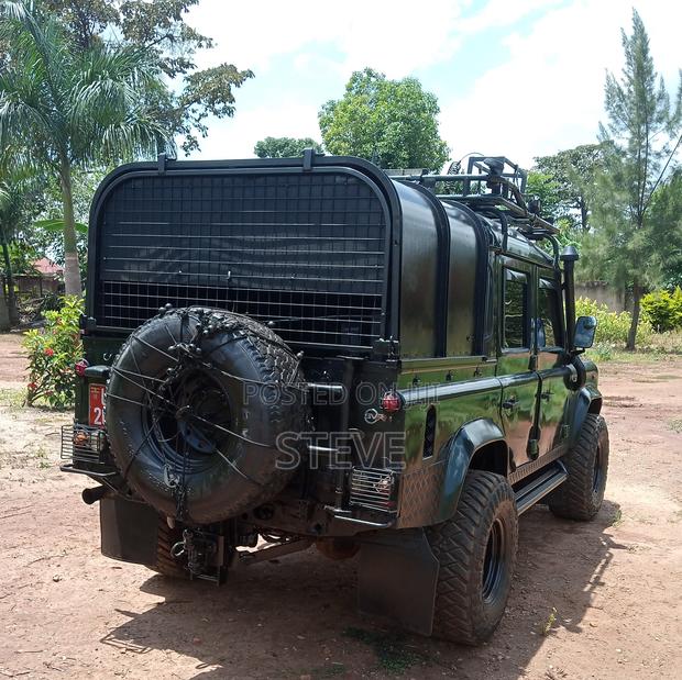 Land Rover Defender 2002 Green