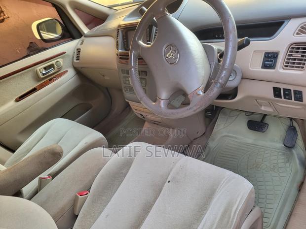 Toyota Nadia 2.0 135hp AWD 2001 Silver