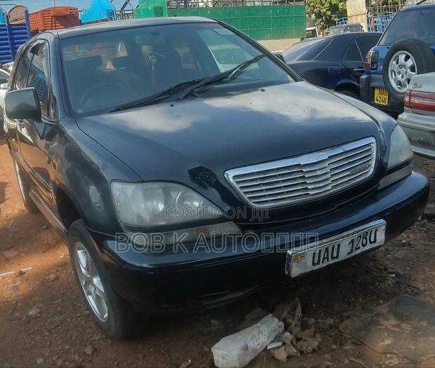 Toyota Harrier 2000 Black