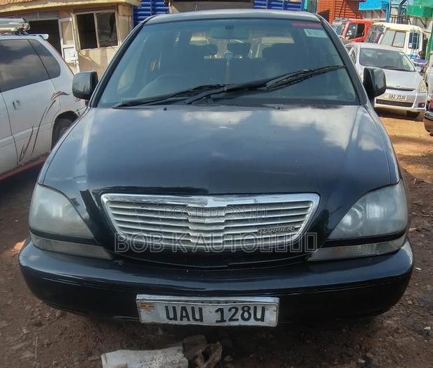 Toyota Harrier 2000 Black