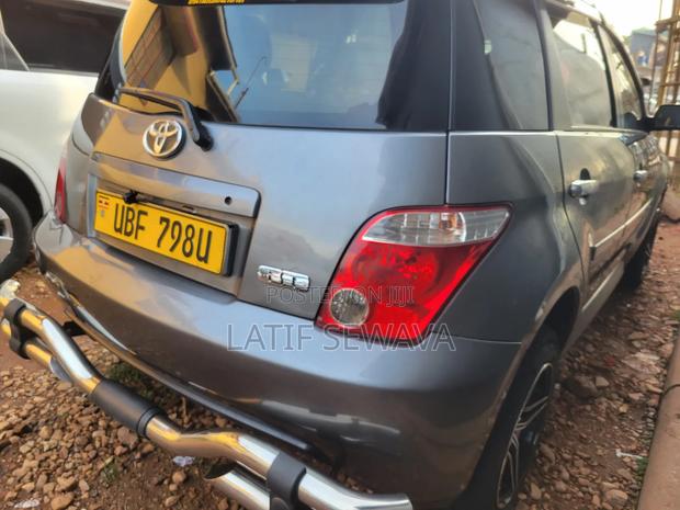 Toyota IST 2006 Silver