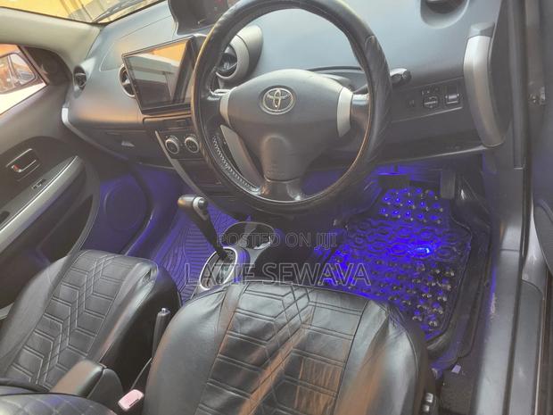 Toyota IST 2006 Silver