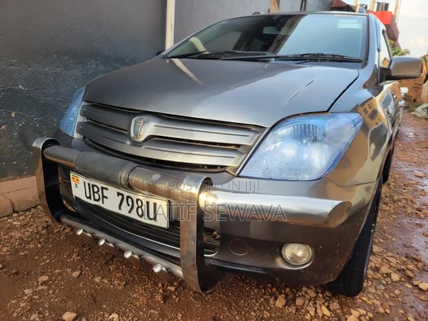 Toyota IST 2006 Silver