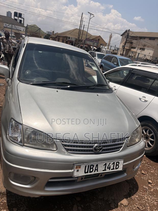 Toyota Corolla Spacio 1999