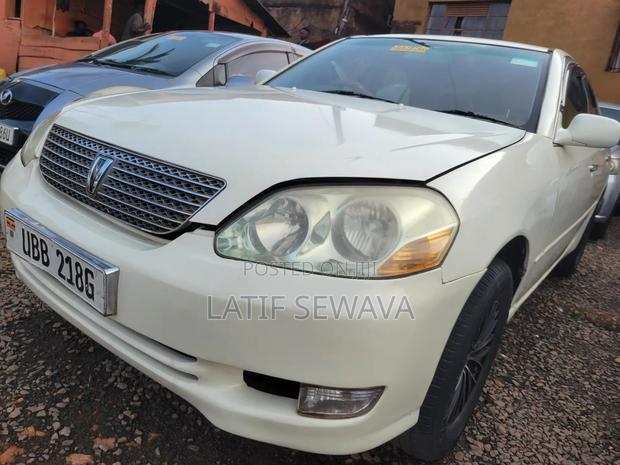 Toyota Mark II 2.0 AWD 2002 White