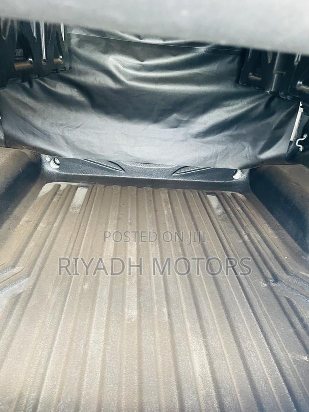 Toyota Hilux 2023 White