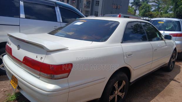 Toyota Mark II 2002 White
