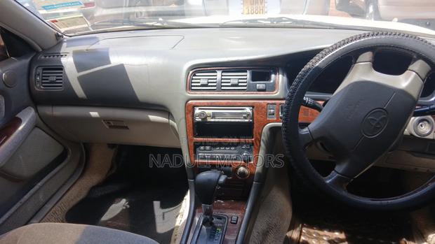 Toyota Mark II 2002 White