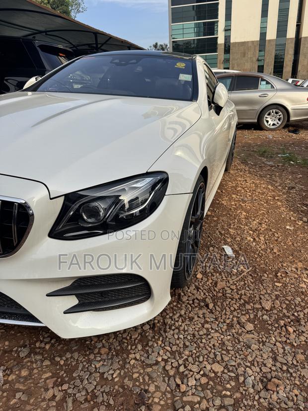 Mercedes-Benz E300 2019 White