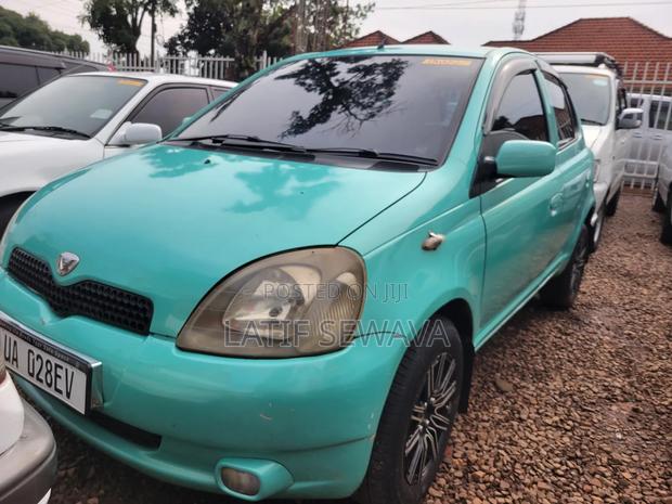 Toyota Vitz 1.3 FWD 3dr 2000 Blue