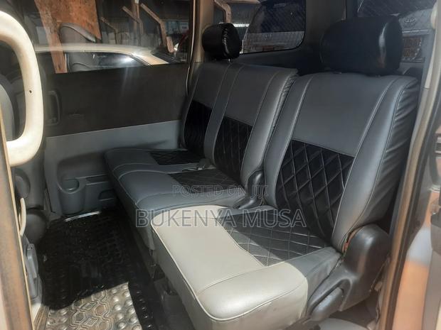 Toyota Noah 2005 Silver