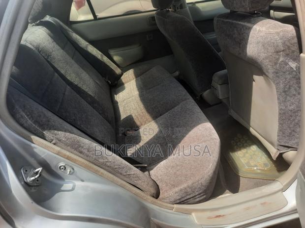 Toyota Corolla 1999 Silver