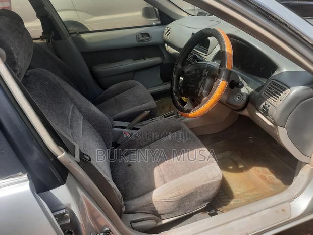 Toyota Corolla 1999 Silver