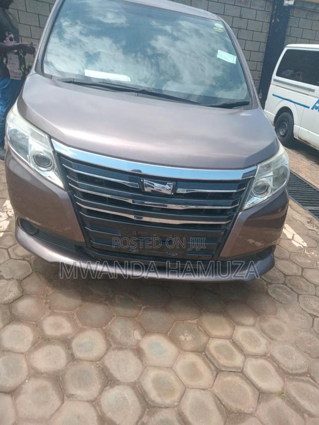 Toyota Noah 2014 Brown
