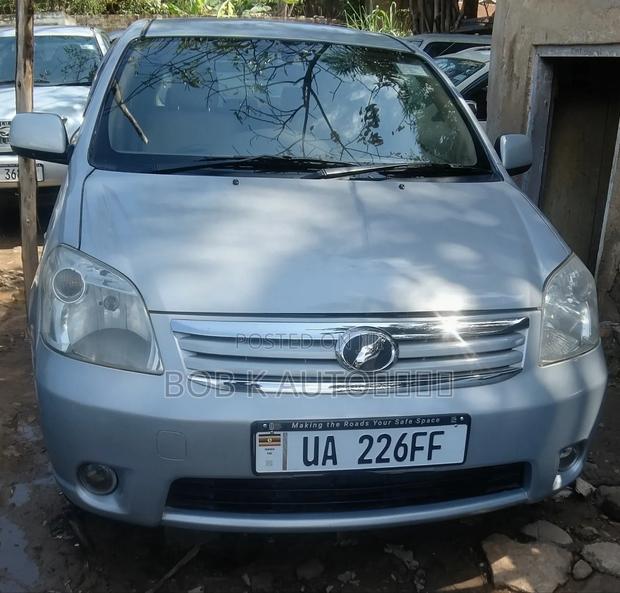Toyota Raum 2008 Silver