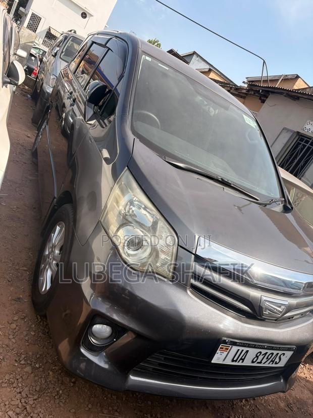 Toyota Noah 2012 Gray