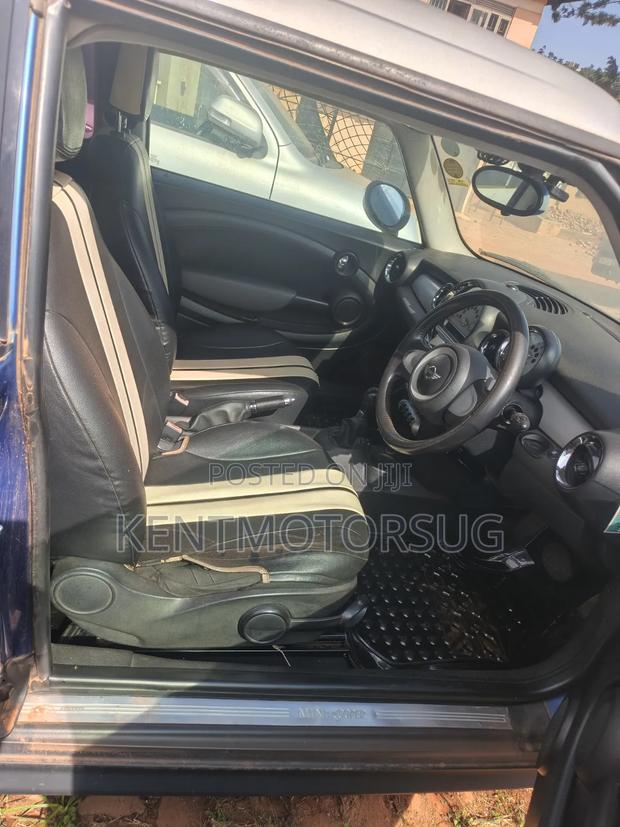 Mini Cooper 2010 Blue