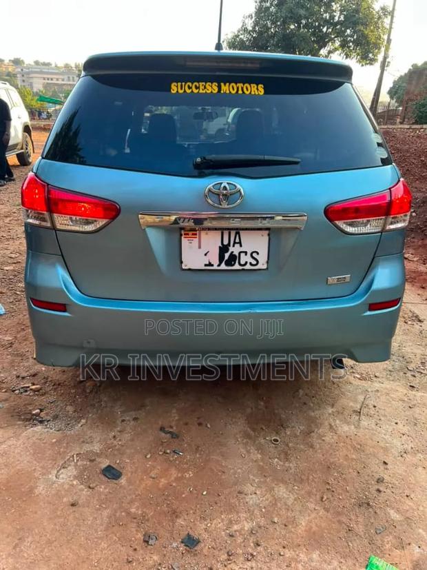 Toyota Wish 2011 Blue