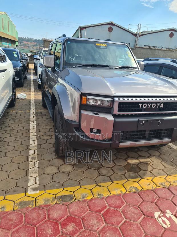 Toyota Land Cruiser Prado 2024 Silver