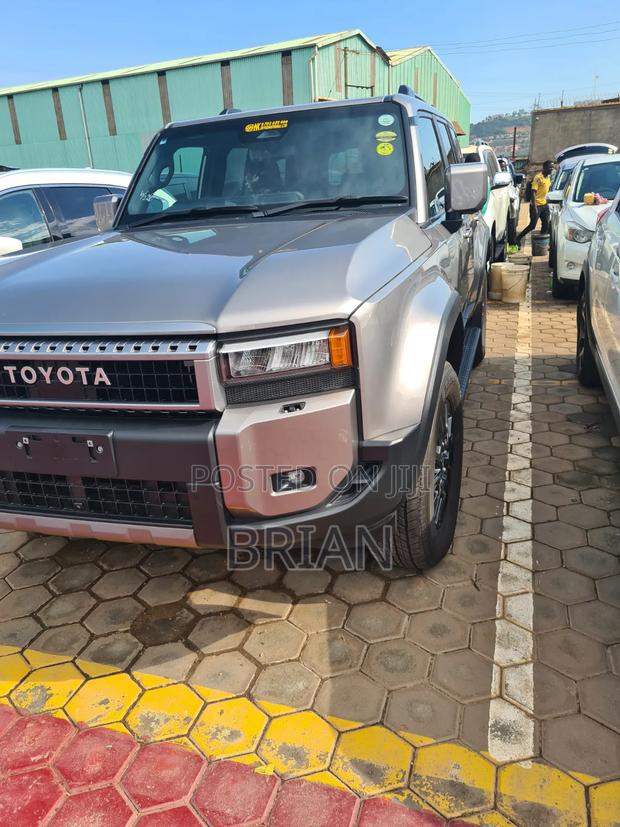 Toyota Land Cruiser Prado 2024 Silver