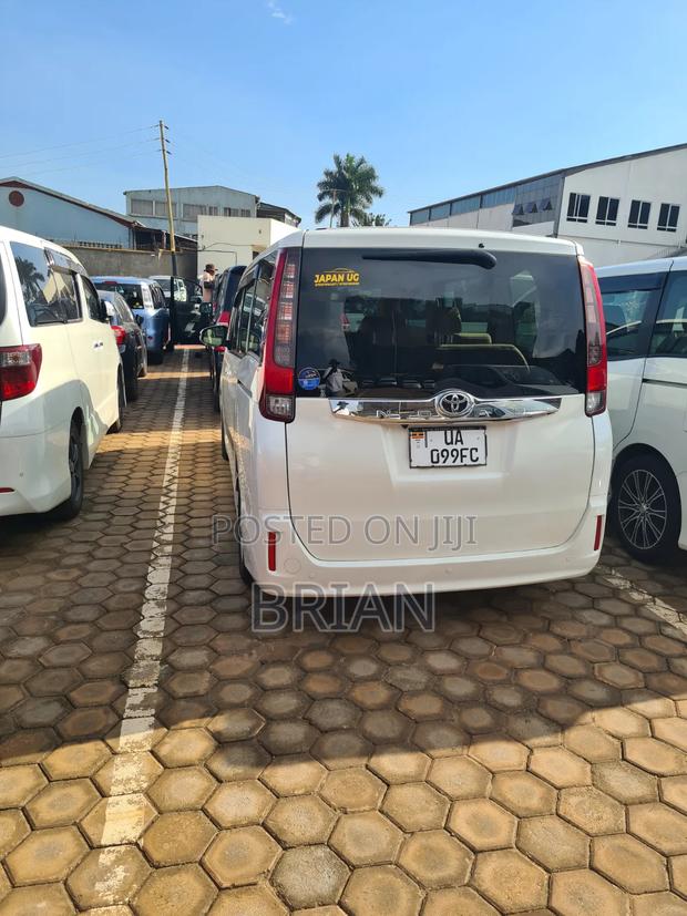 Toyota Noah 2015 White