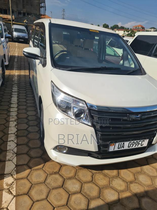 Toyota Noah 2015 White