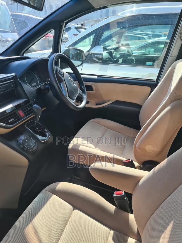 Toyota Noah 2015 White