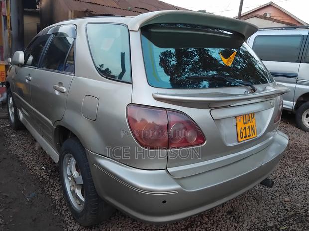Toyota Harrier 2001 Beige