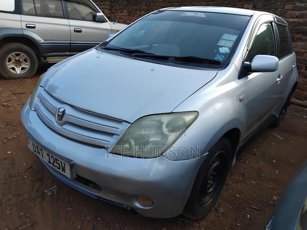 Toyota IST 2005 Silver