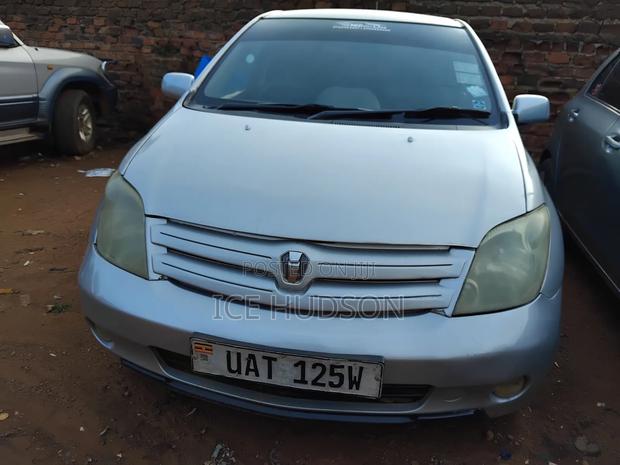 Toyota IST 2005 Silver