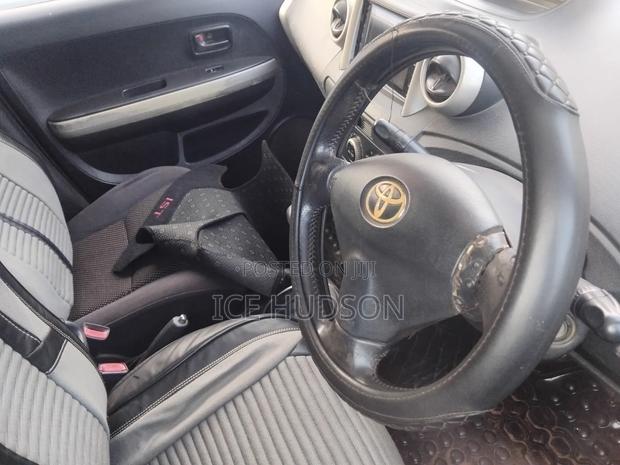 Toyota IST 2005 Silver