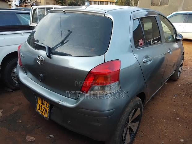 Toyota Vitz 2010 Gray