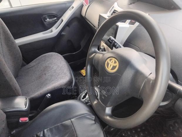 Toyota Vitz 2010 Gray