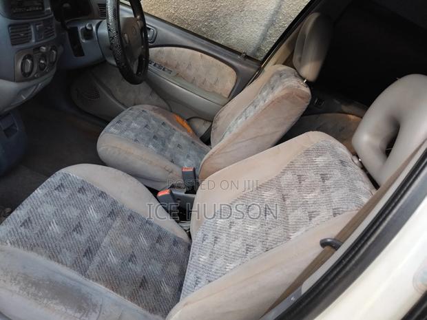 Toyota Raum 2001 White