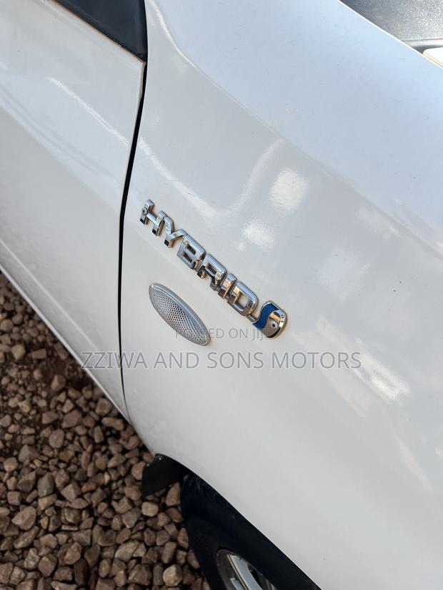 Toyota Probox 1.5 Hybrid GL 2019 White