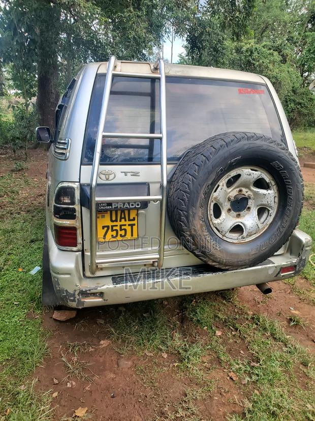 Toyota Land Cruiser Prado 1999 Silver