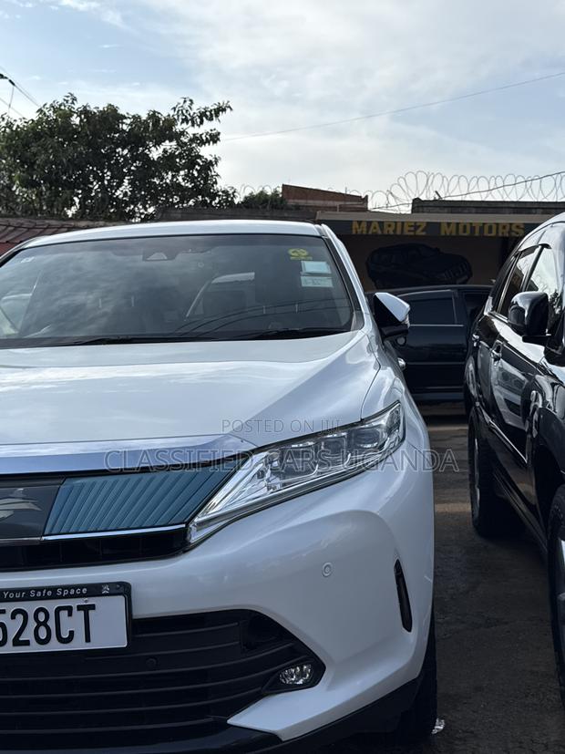 Toyota Harrier 2018 White